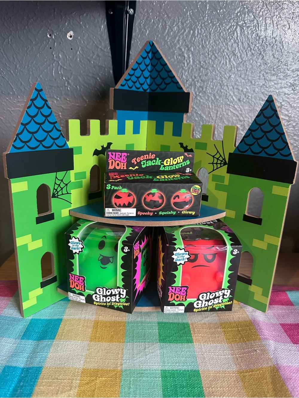 NeeDoh Glowy Ghost and Teenie Jacks Squishy Halloween House Display
